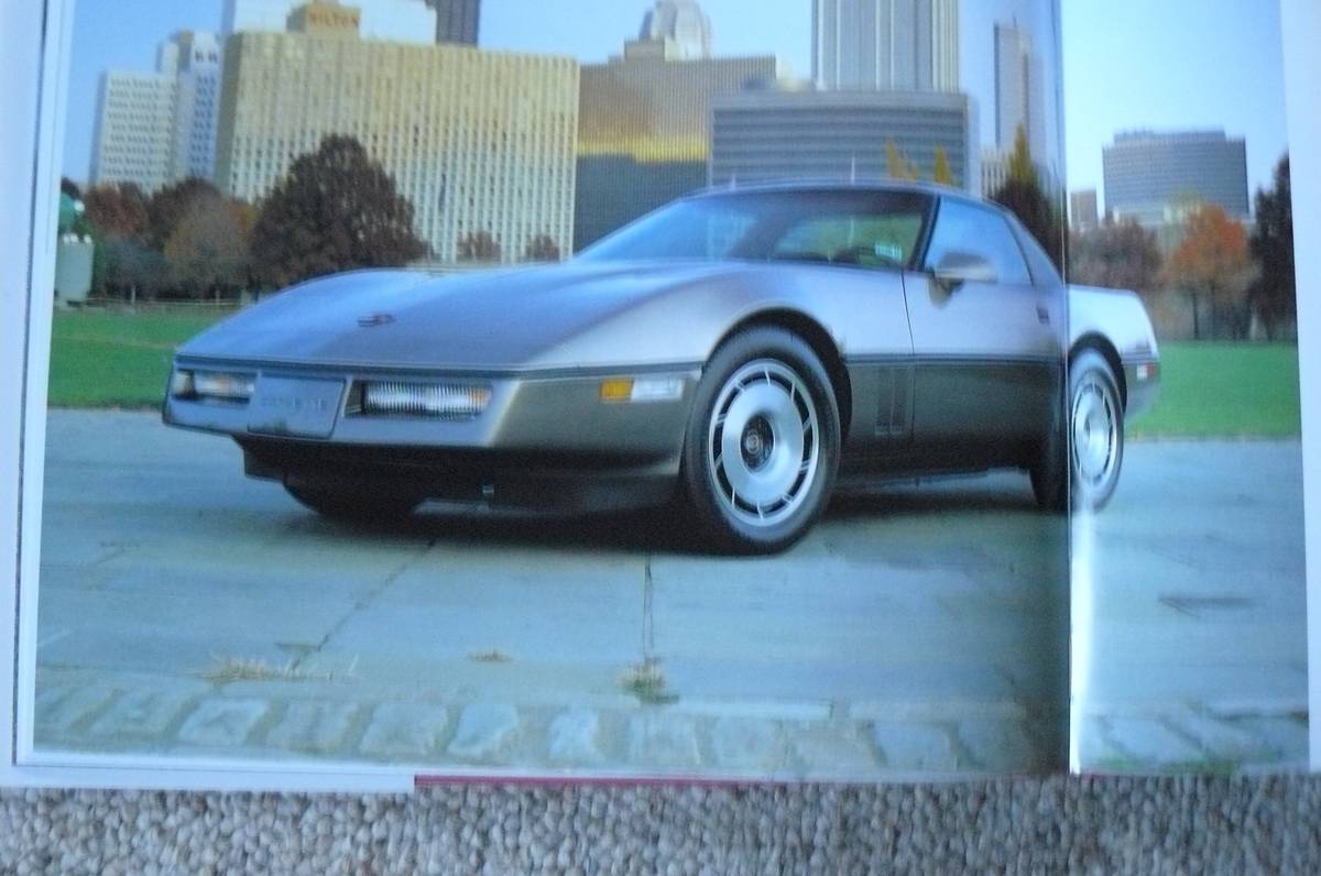 Chevrolet-corvette-1984-16