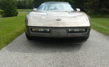 Chevrolet-corvette-1984-2