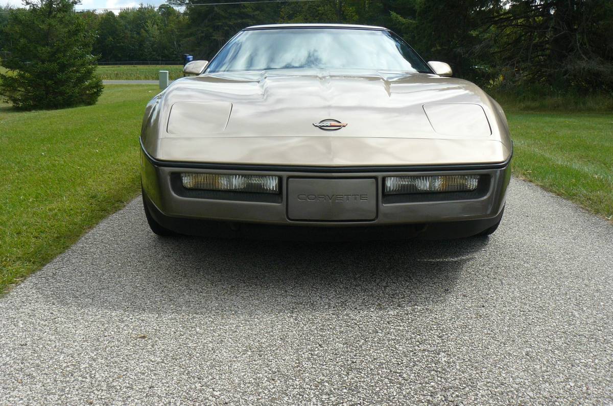 Chevrolet-corvette-1984-2