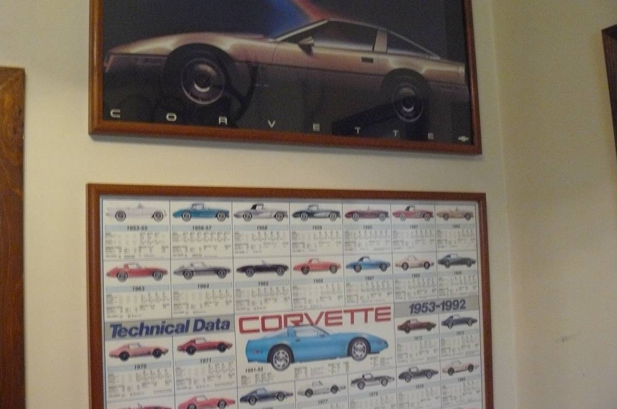 Chevrolet-corvette-1984-20