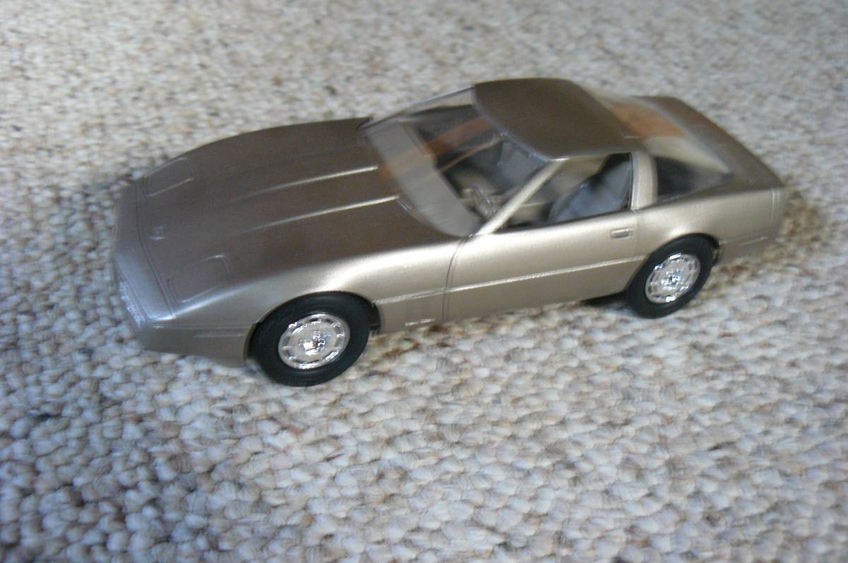 Chevrolet-corvette-1984-21