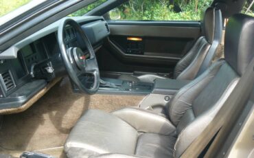 Chevrolet-corvette-1984-3