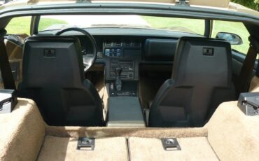 Chevrolet-corvette-1984