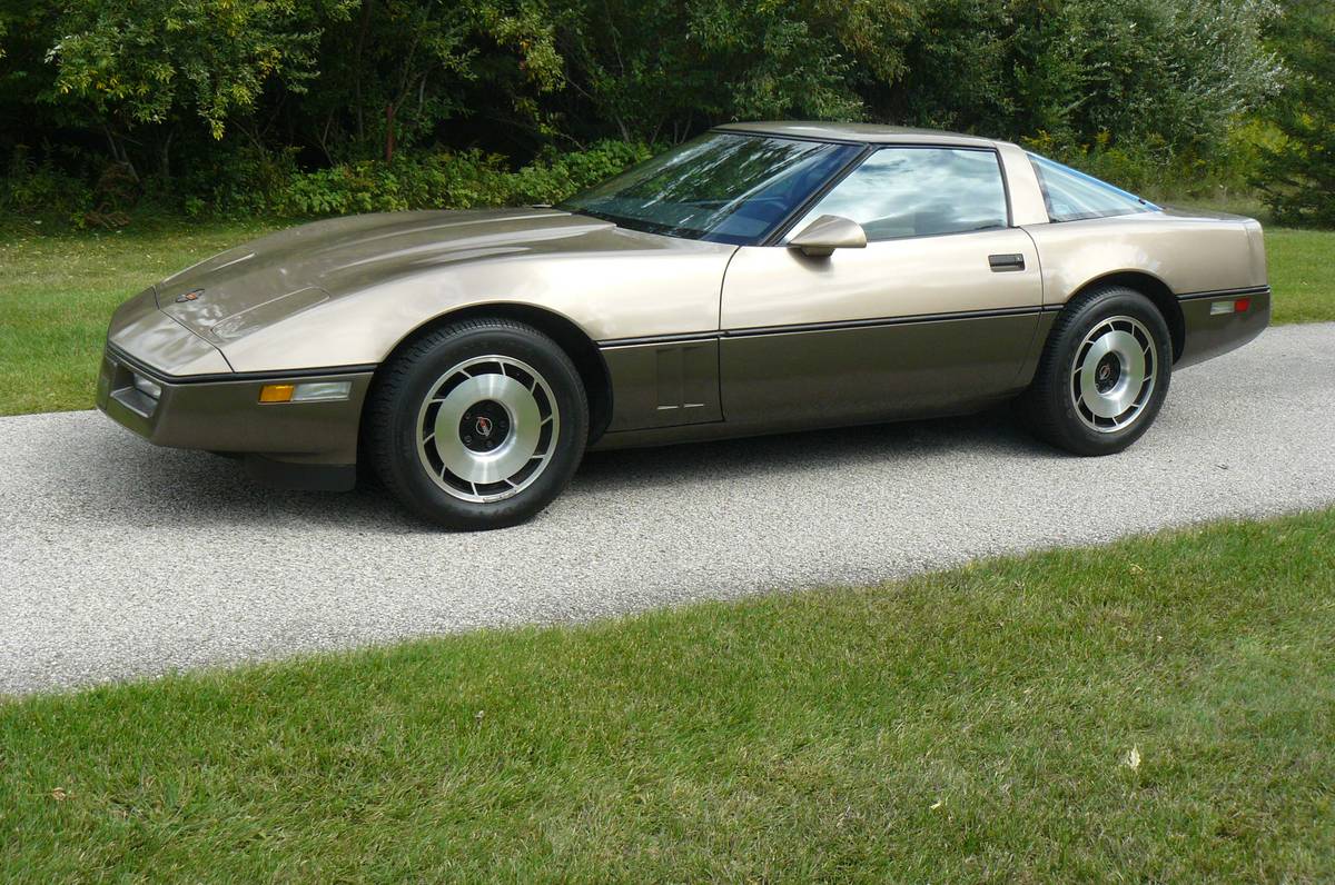 Chevrolet-corvette-1984-6