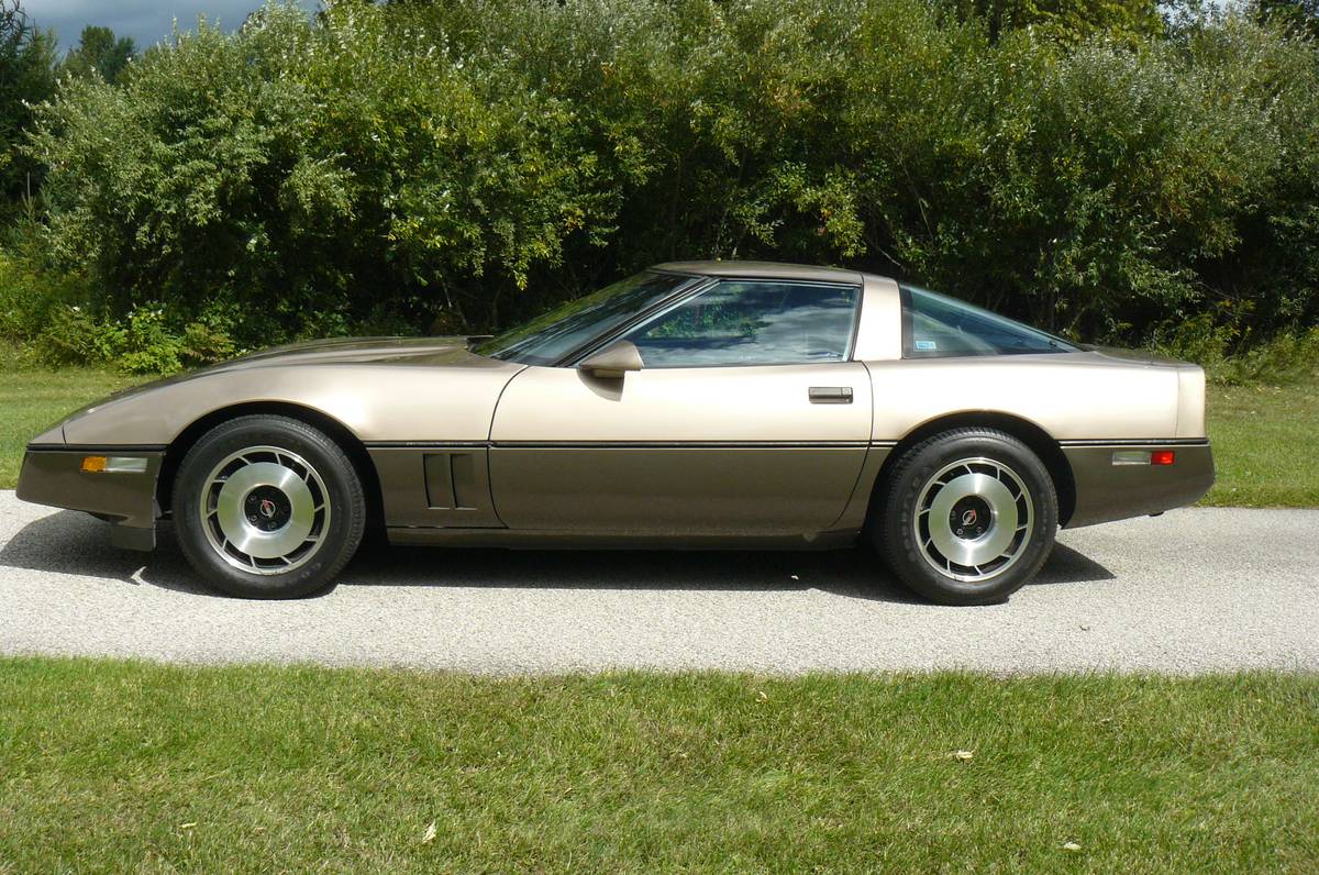 Chevrolet-corvette-1984-7