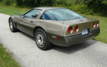 Chevrolet-corvette-1984-8