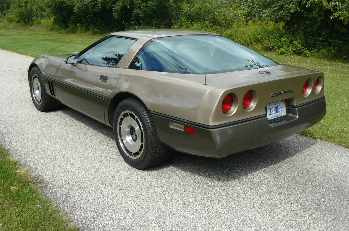 Chevrolet-corvette-1984-8
