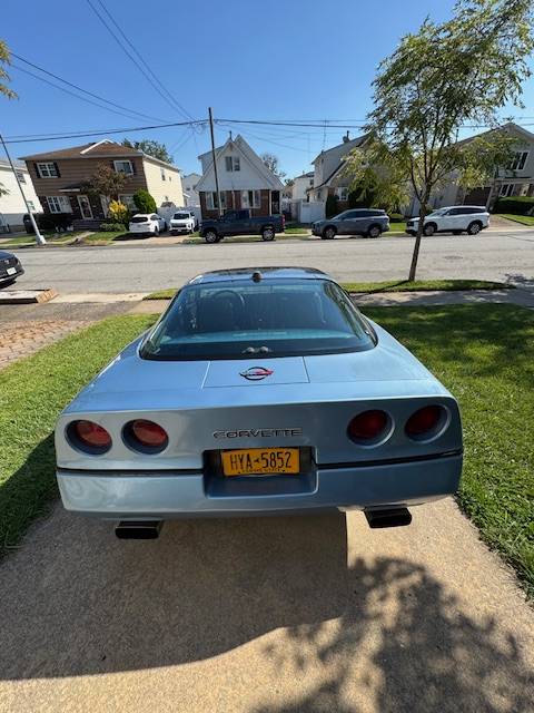 Chevrolet-corvette-1984-blue-1