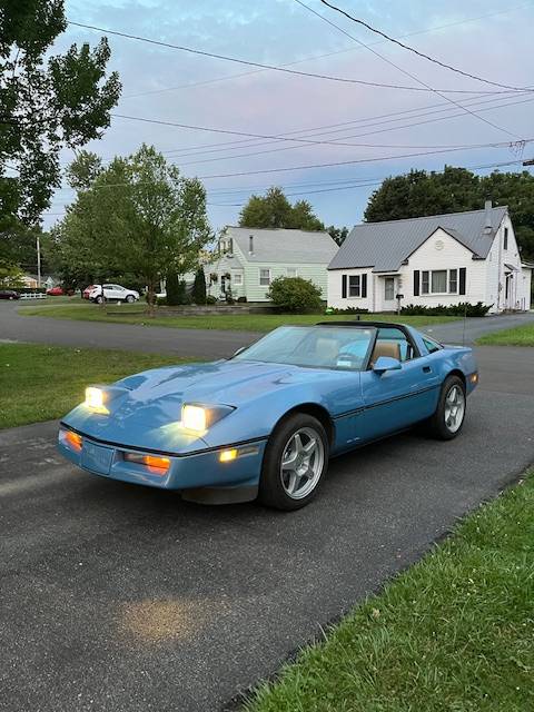Chevrolet-corvette-1984-blue-1
