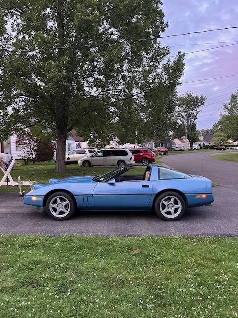 Chevrolet-corvette-1984-blue-2