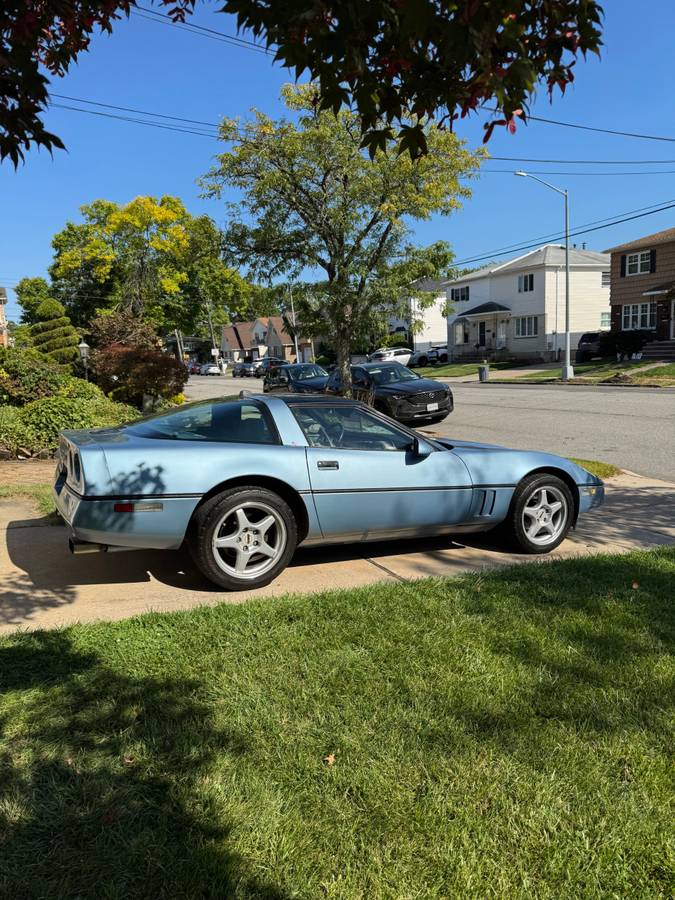 Chevrolet-corvette-1984-blue-4