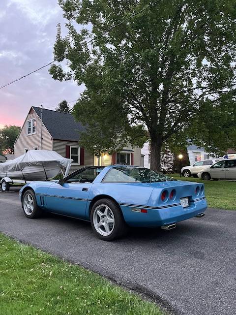 Chevrolet-corvette-1984-blue-4