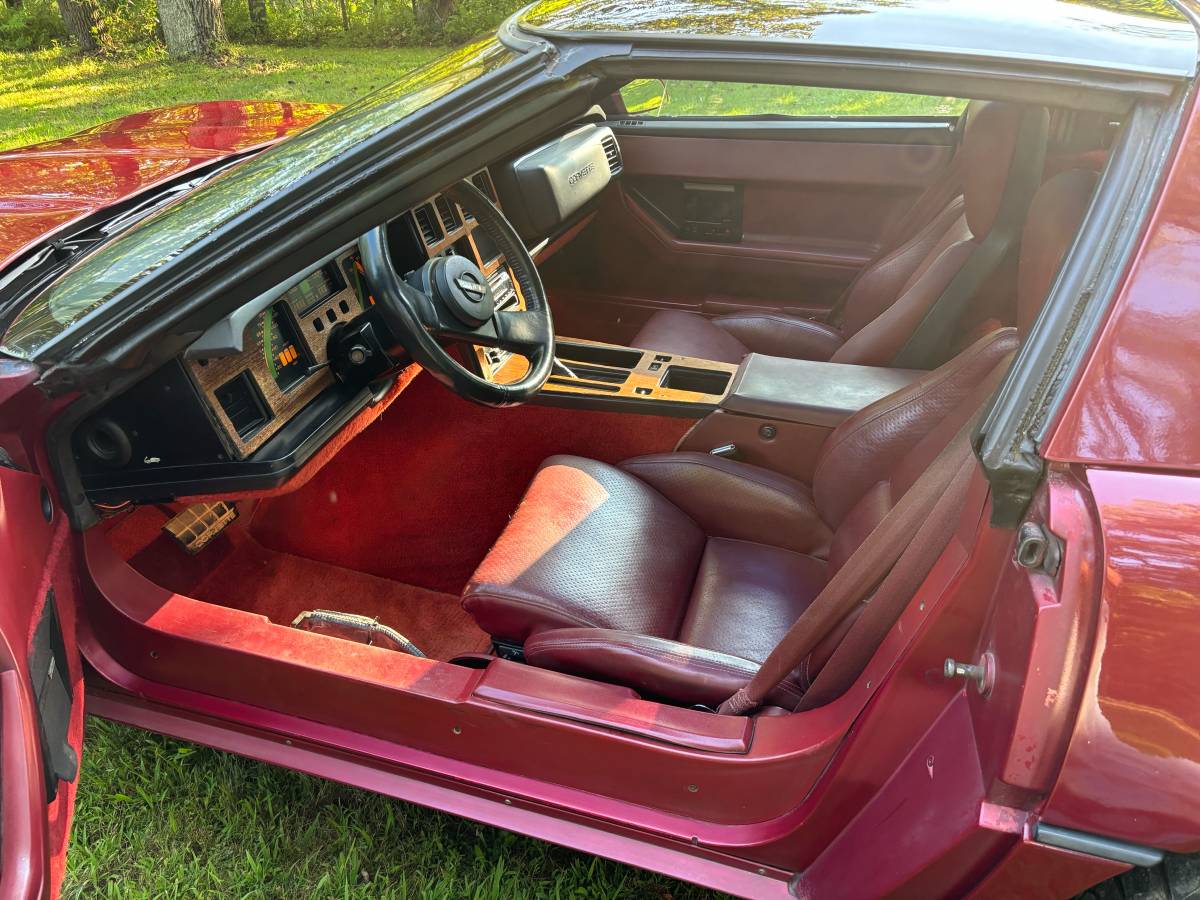 Chevrolet-corvette-1984-custom-6