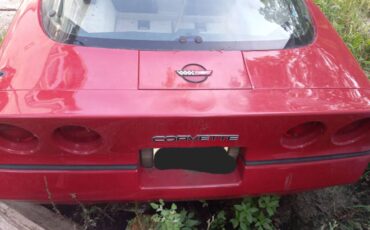 Chevrolet-corvette-1984-red-2
