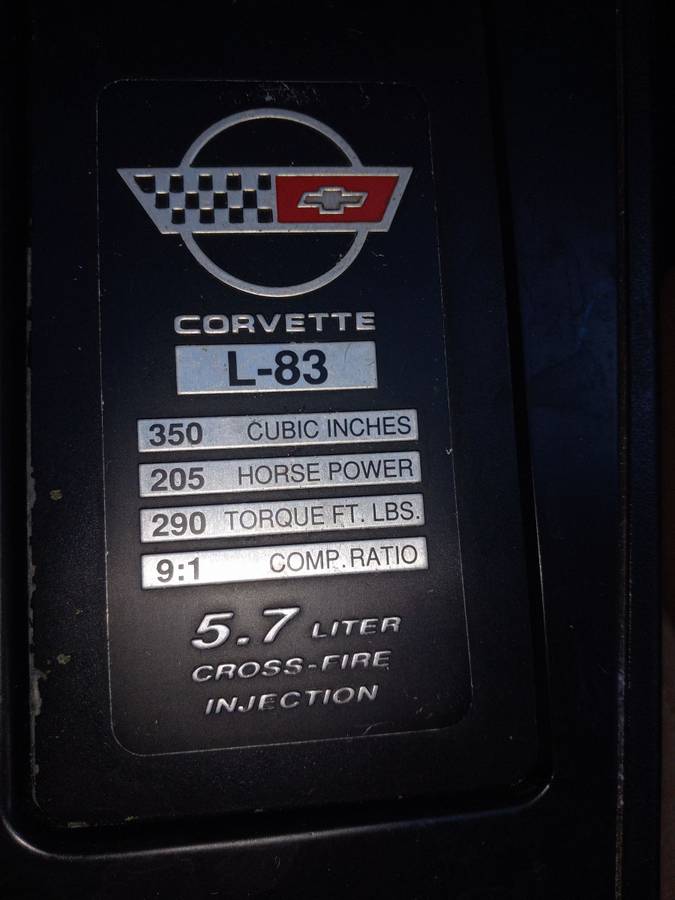 Chevrolet-corvette-1984-red-3