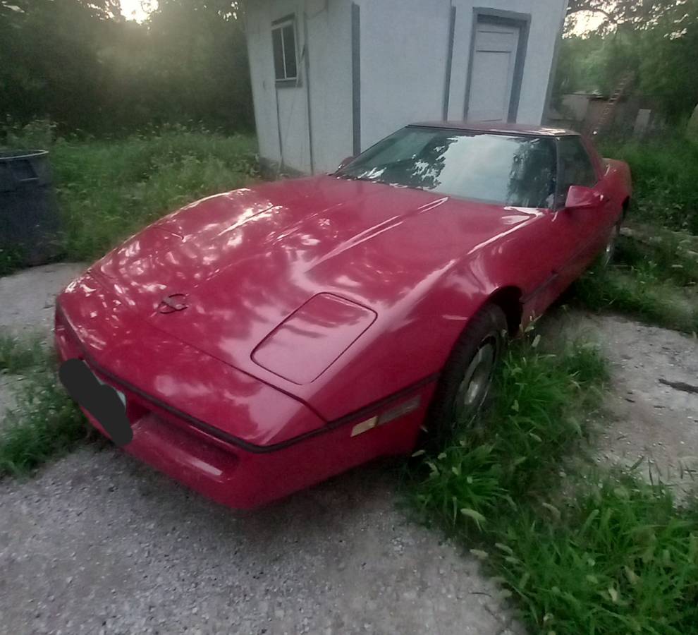 Chevrolet-corvette-1984-red-6