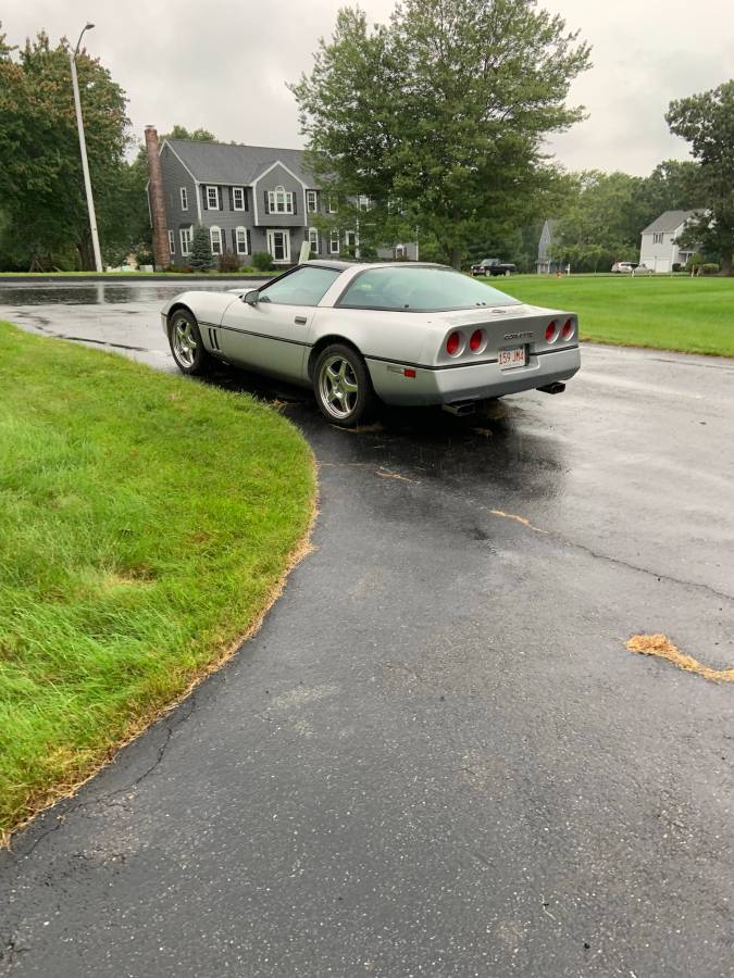Chevrolet-corvette-1984-silver-11