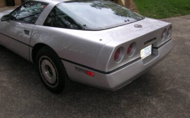 Chevrolet-corvette-1984-silver-2