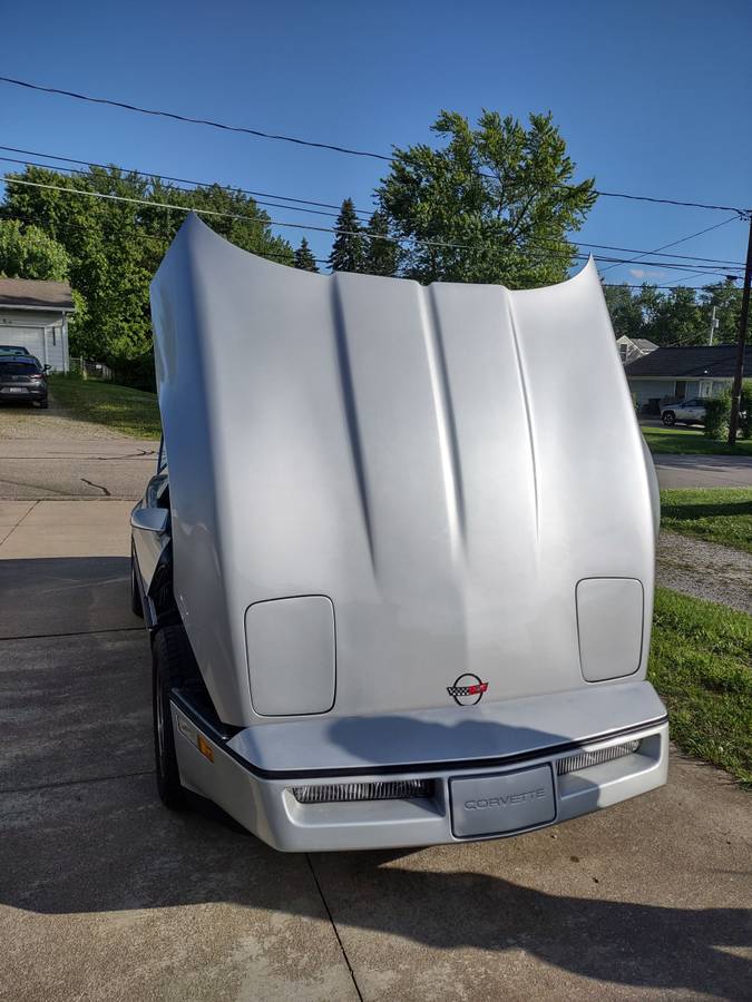 Chevrolet-corvette-1984-silver-7