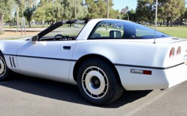 Chevrolet-corvette-1984-white-2
