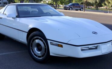 Chevrolet-corvette-1984-white-5
