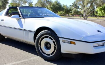 Chevrolet-corvette-1984-white-6