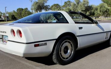 Chevrolet-corvette-1984-white-8