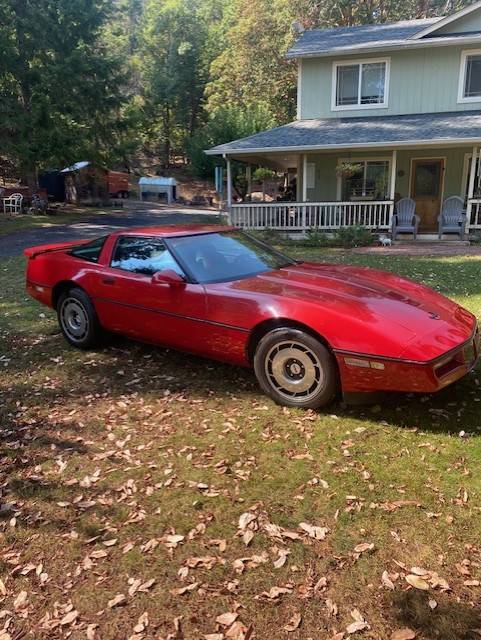Chevrolet-corvette-1985-red-1