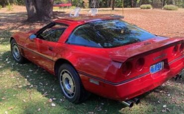Chevrolet-corvette-1985-red-2