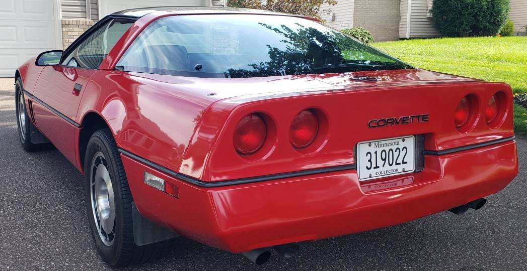Chevrolet-corvette-1985-red-5