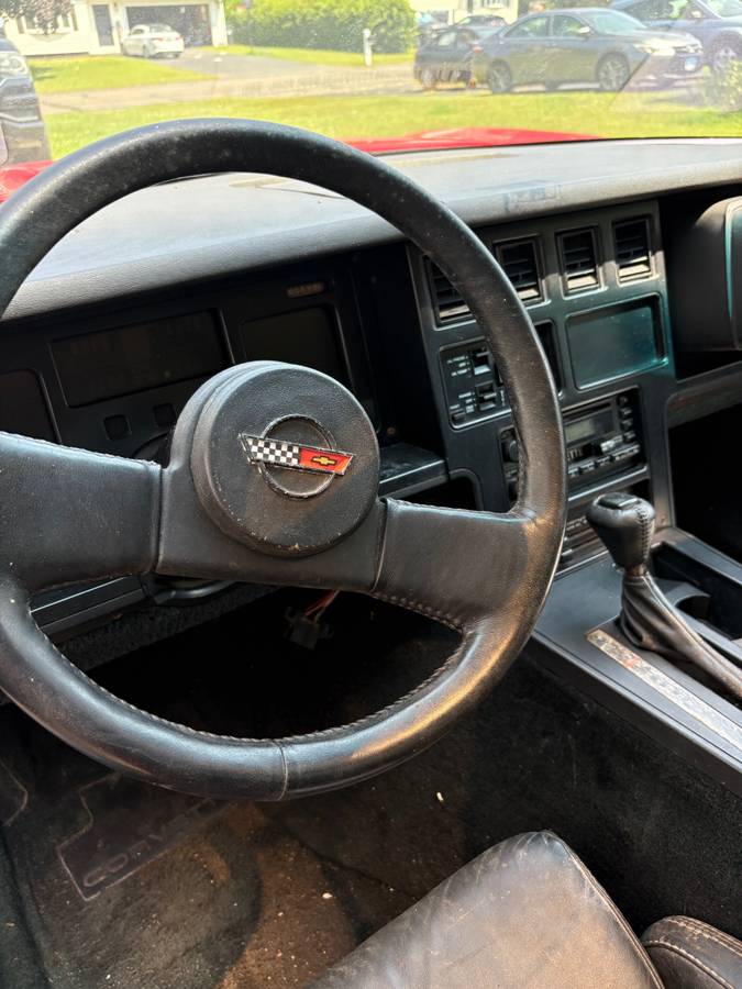 Chevrolet-corvette-1985-red-5