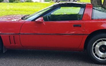 Chevrolet-corvette-1985-red-6