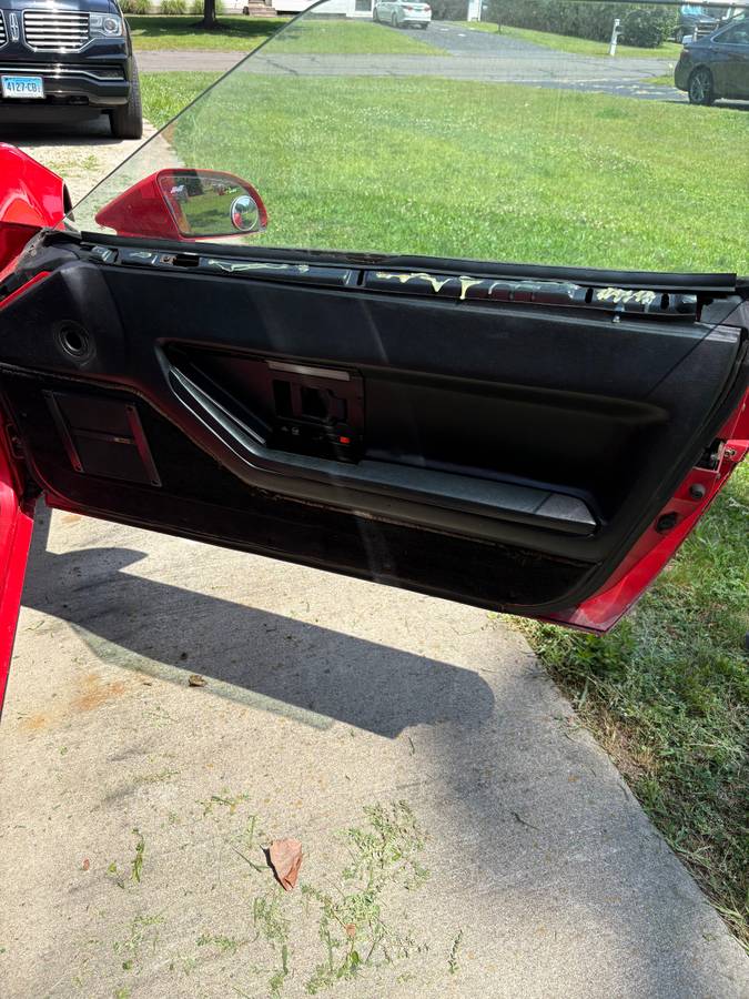 Chevrolet-corvette-1985-red-8