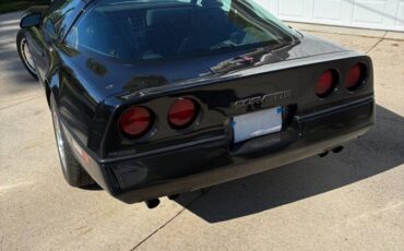 Chevrolet-corvette-1986-black-1