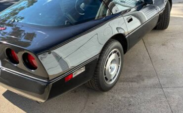 Chevrolet-corvette-1986-black-2