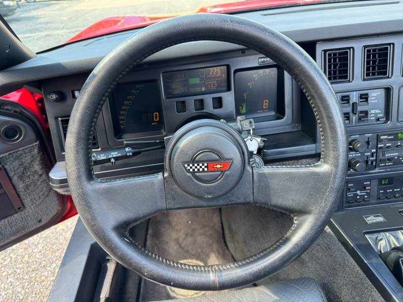 Chevrolet-corvette-1987-red-17