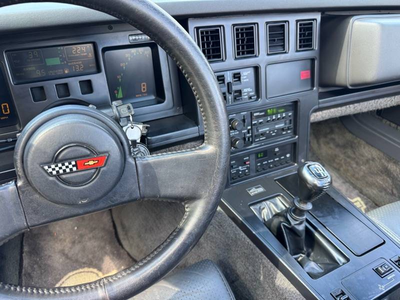 Chevrolet-corvette-1987-red-18