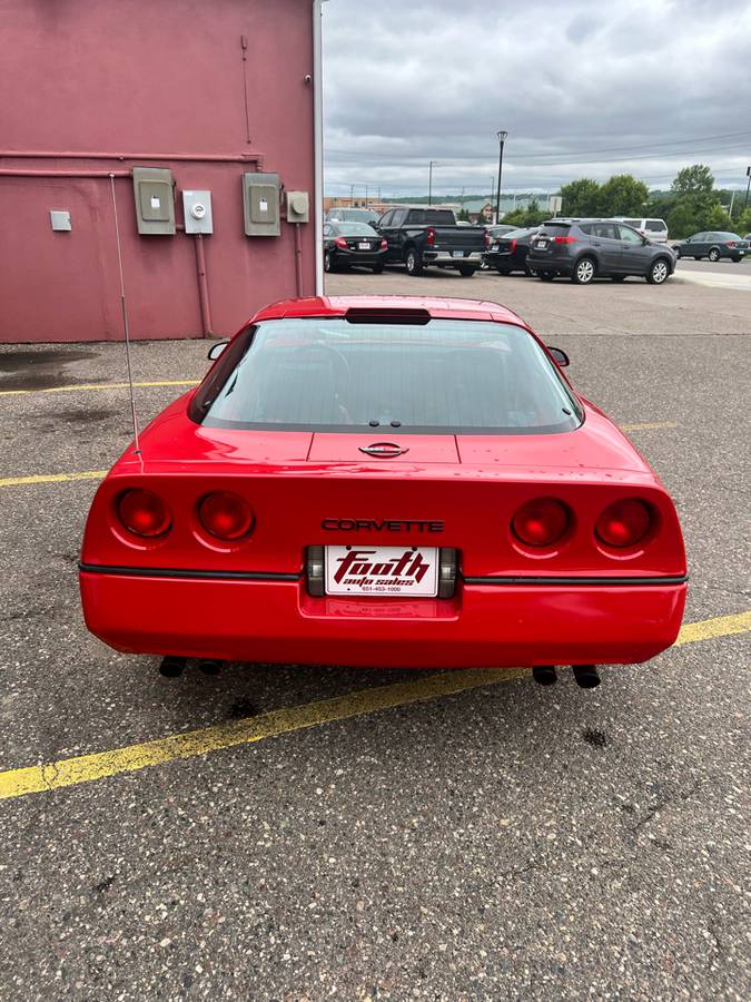 Chevrolet-corvette-1987-red-3