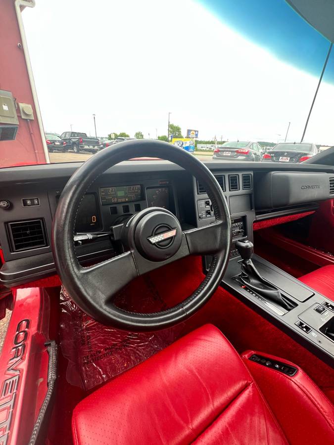 Chevrolet-corvette-1987-red-8
