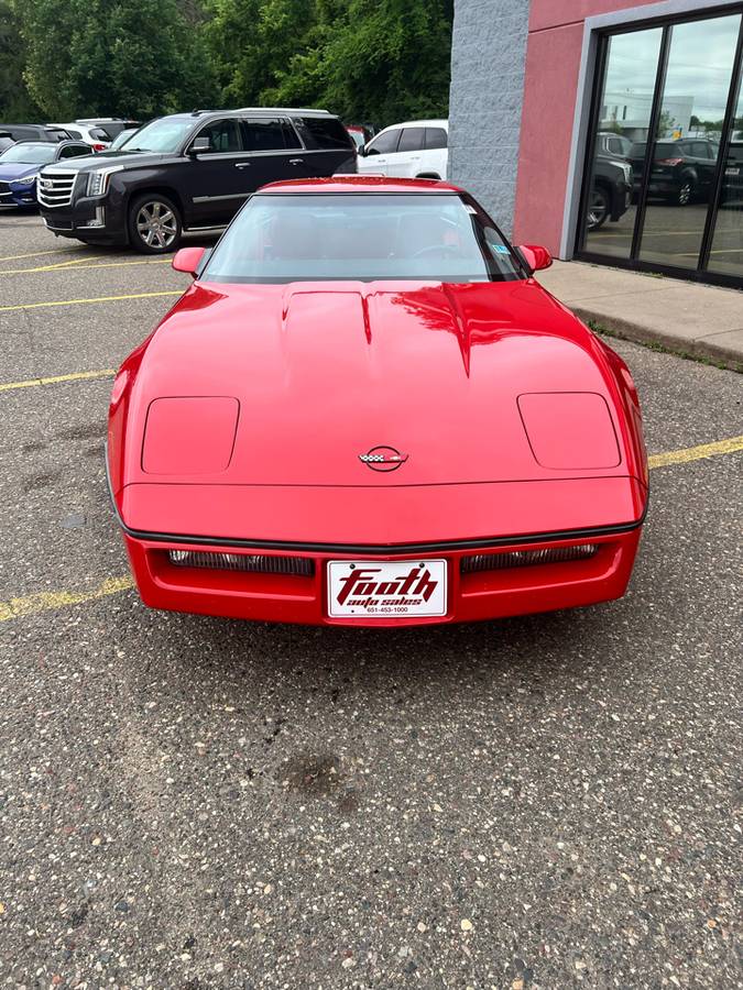 Chevrolet-corvette-1987-red