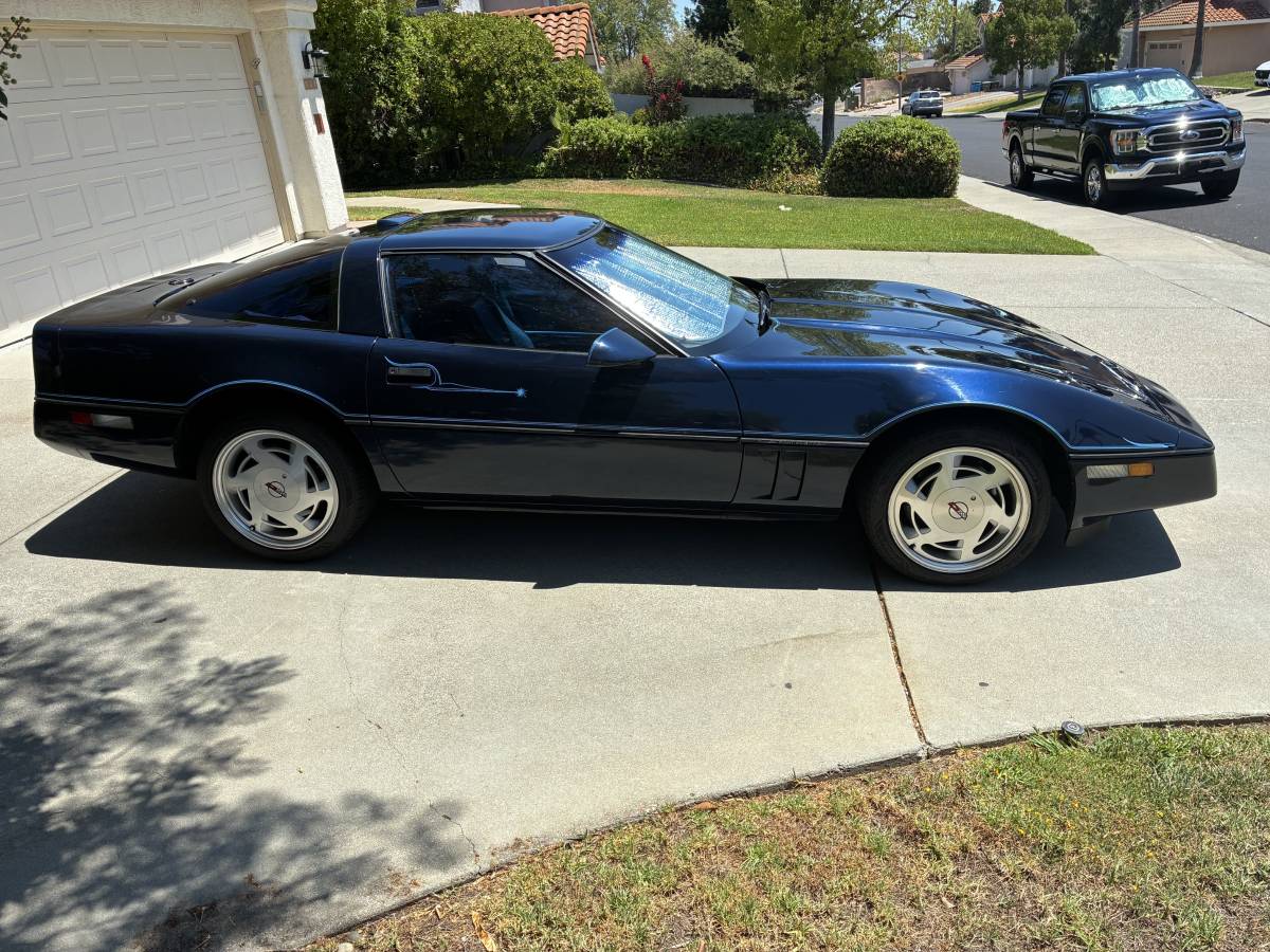 Chevrolet-corvette-1988-blue-2