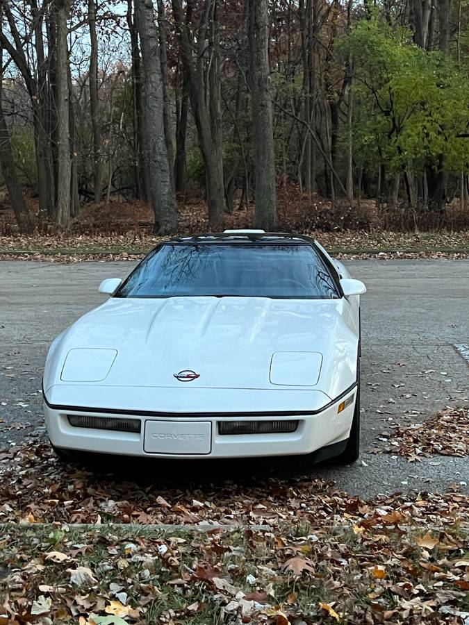 Chevrolet-corvette-1988-white-4