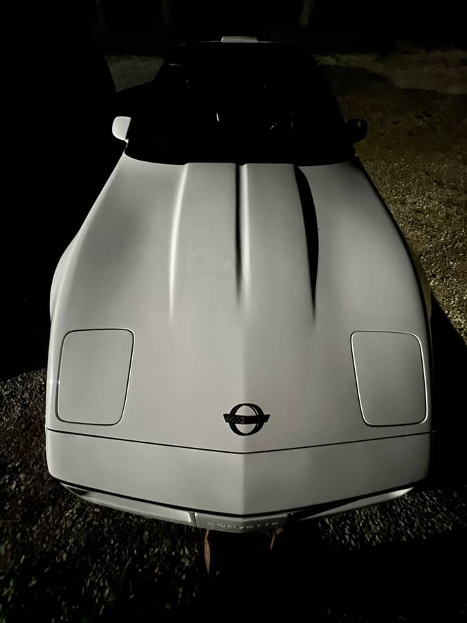 Chevrolet-corvette-1988-white-5