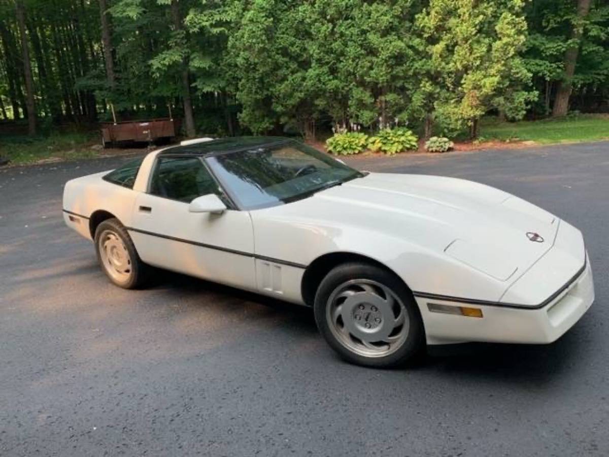 Chevrolet-corvette-1988-white-9