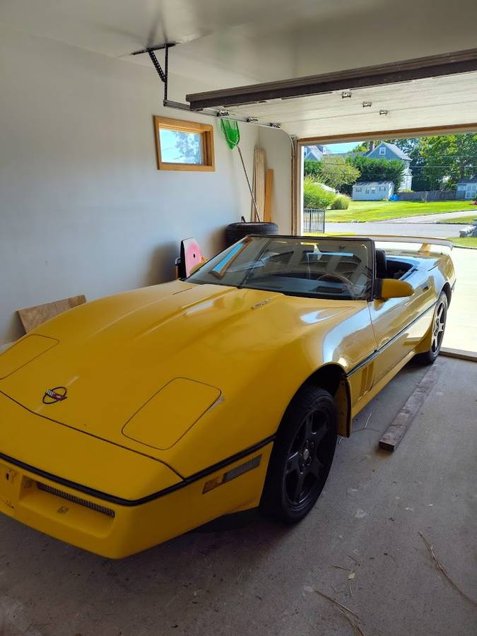 Chevrolet-corvette-1988-yellow-2