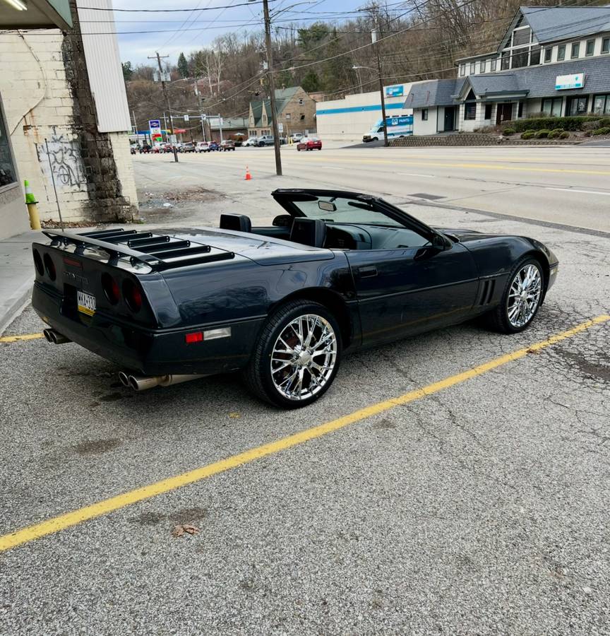 Chevrolet-corvette-1990-black-3