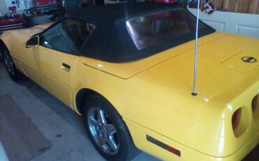 Chevrolet-corvette-1992-yellow-1