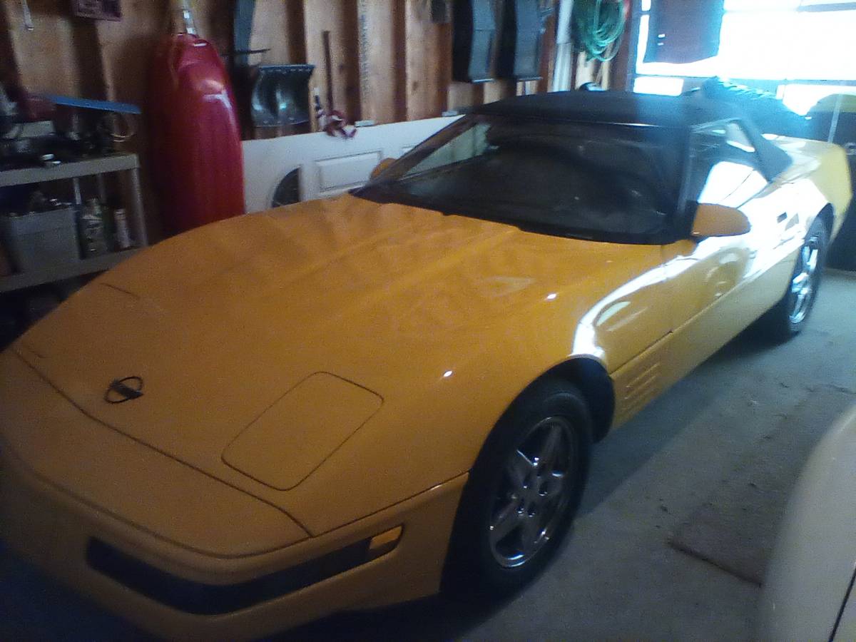 Chevrolet-corvette-1992-yellow-2