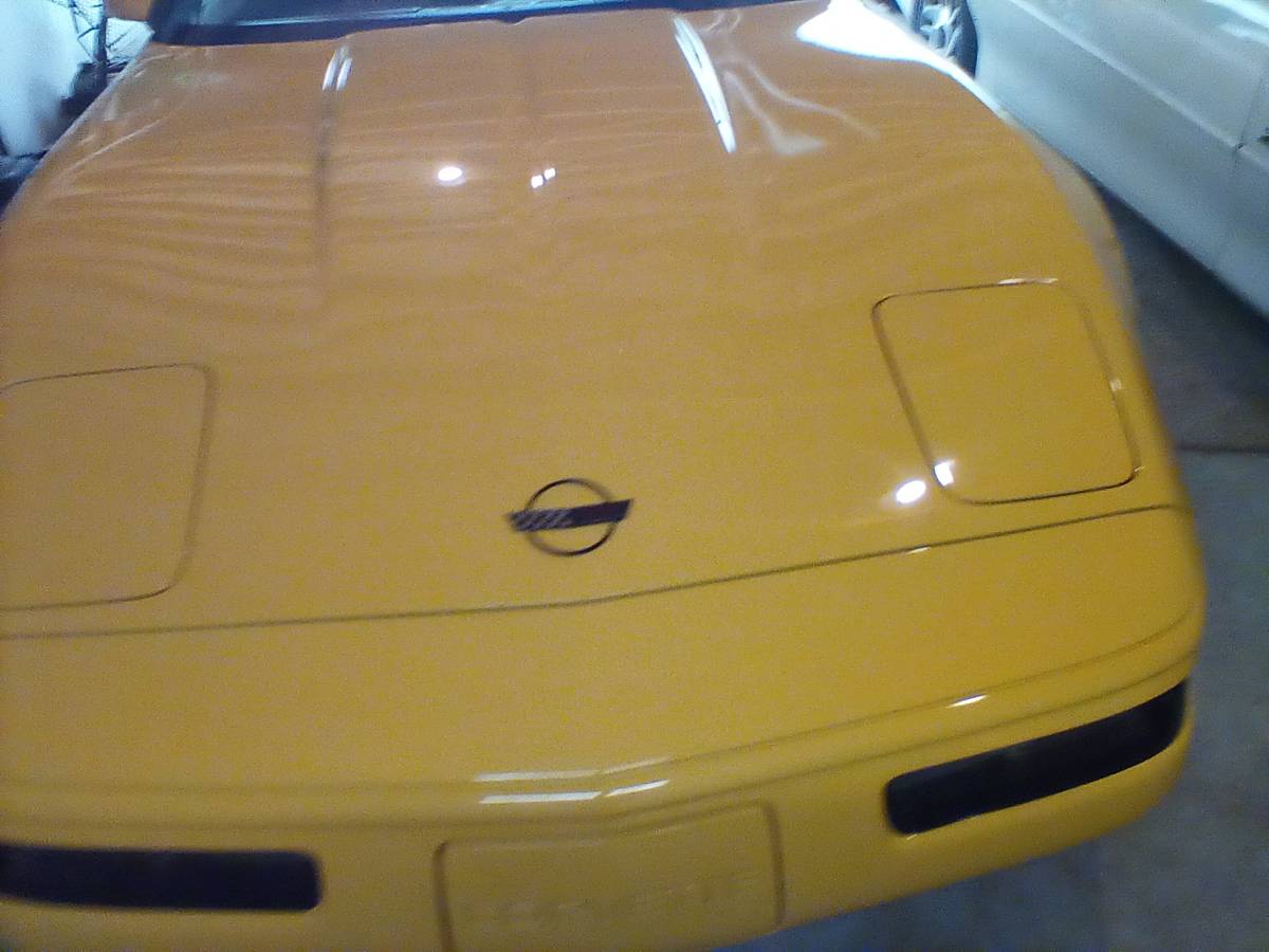 Chevrolet-corvette-1992-yellow-4