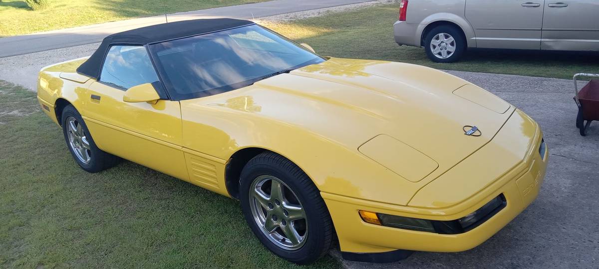 Chevrolet-corvette-1992-yellow